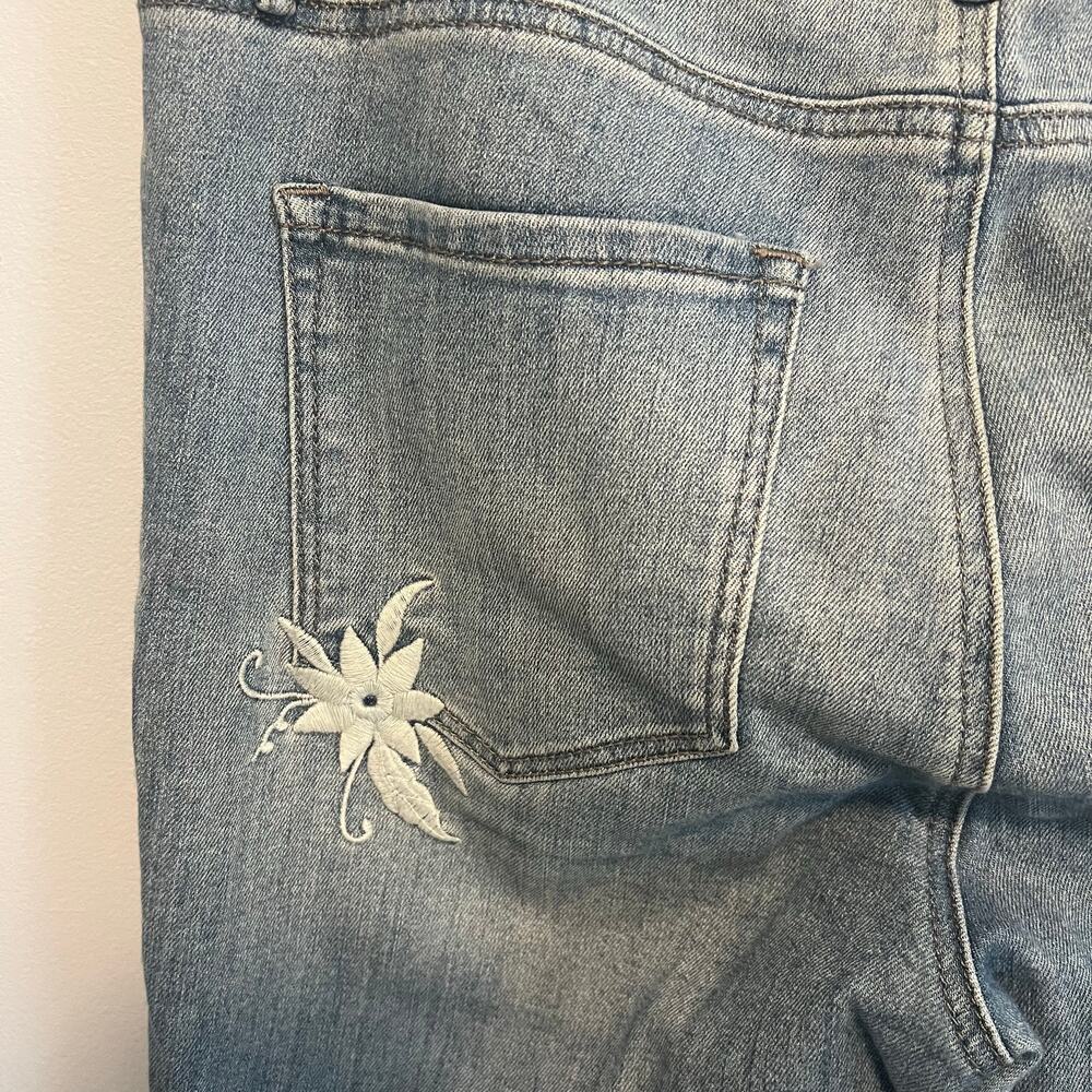 Loft Floral Embroidered Light Wash Modern Skinny Jeans sz 10 Feminine - Picture 6 of 11